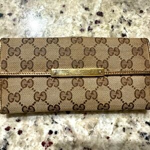 Gucci long wallet